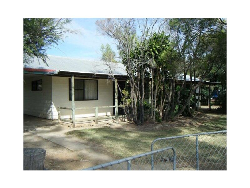 24 HINCHCLIFFE AVENUE, Bouldercombe QLD 4702