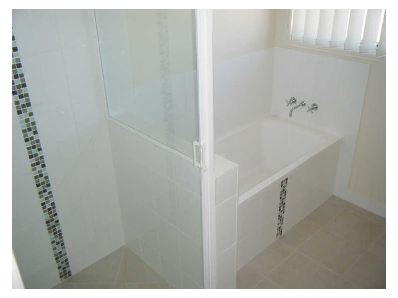 4 Kate Street, Gracemere QLD 4702