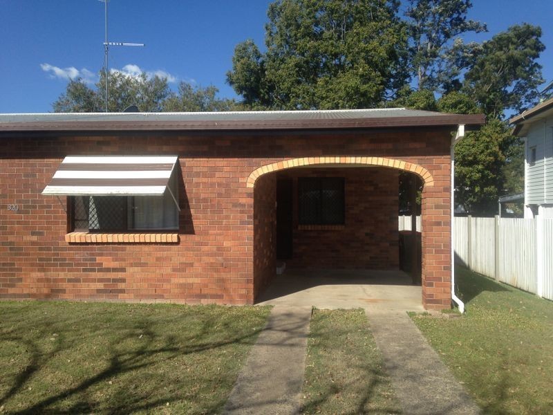 2/320 Dean Street, Frenchville QLD 4701