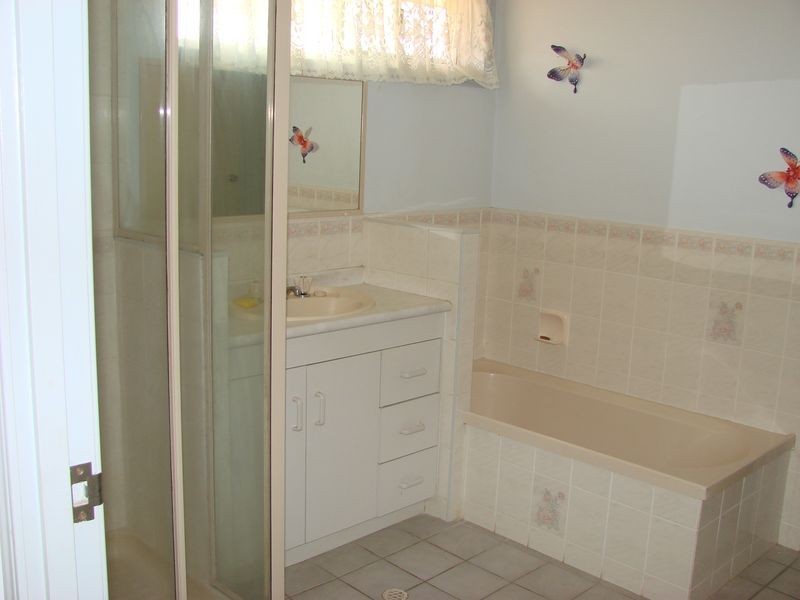 34 Deakin Street, Gracemere QLD 4702