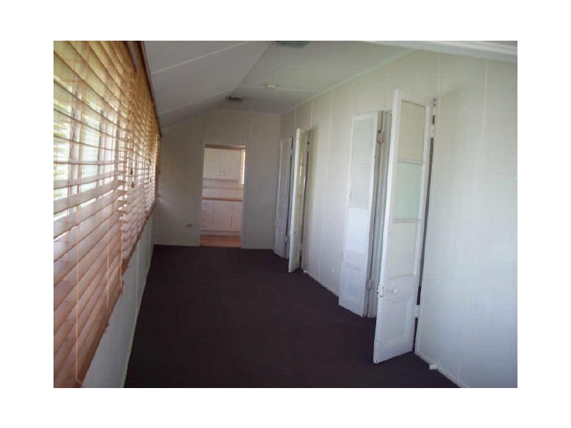 8 Meade Street, Rockhampton QLD 4700