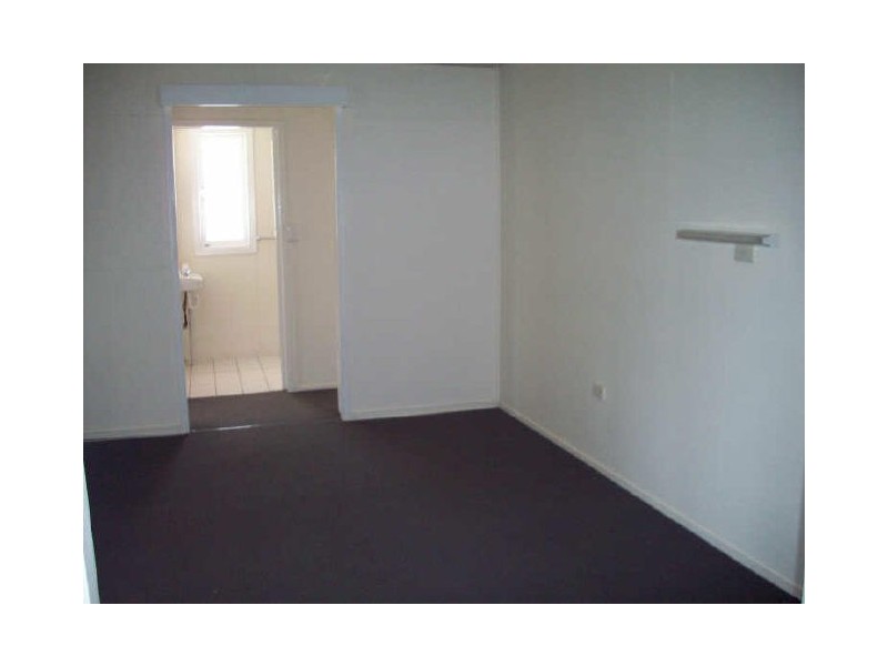 8 Meade Street, Rockhampton QLD 4700