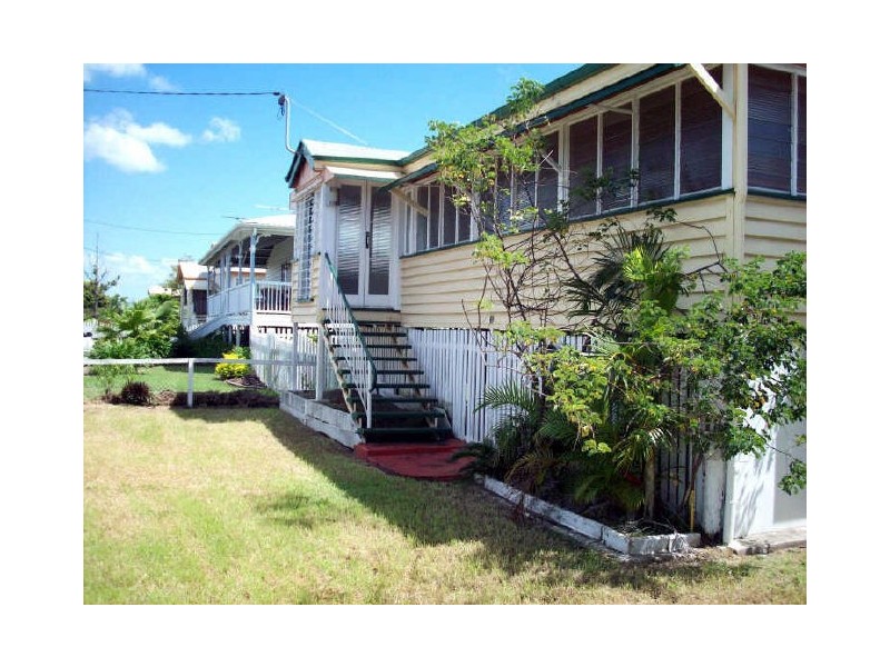 8 Meade Street, Rockhampton QLD 4700