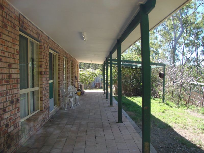 54 School Road, Ambrose QLD 4702