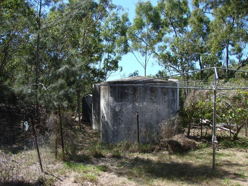 54 School Road, Ambrose QLD 4702