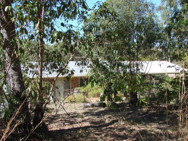 54 School Road, Ambrose QLD 4702