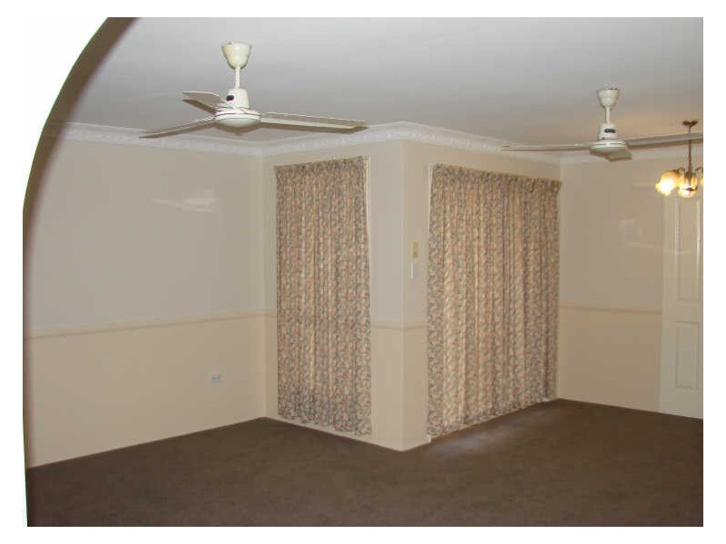 8 Hicks Close, Gracemere QLD 4702