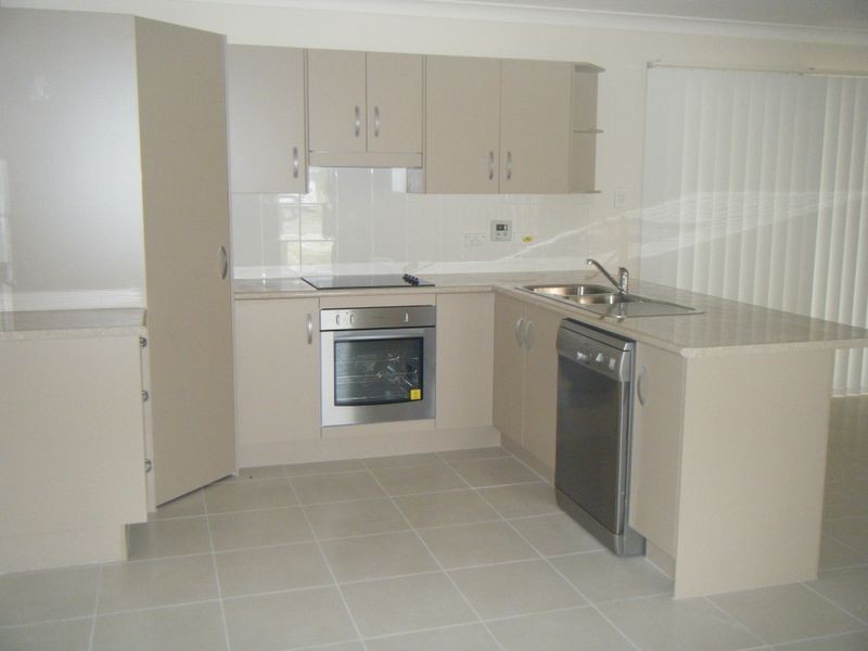 26 Lucas Street, Gracemere QLD 4702