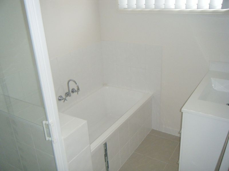 12 Audrey Drive, Gracemere QLD 4702