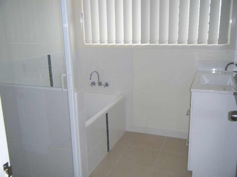 54 Lucas Street, Gracemere QLD 4702