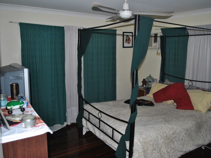 52 Gray Street, Park Avenue QLD 4701