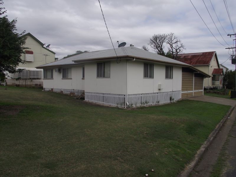 14 Bernard Street, Berserker QLD 4701