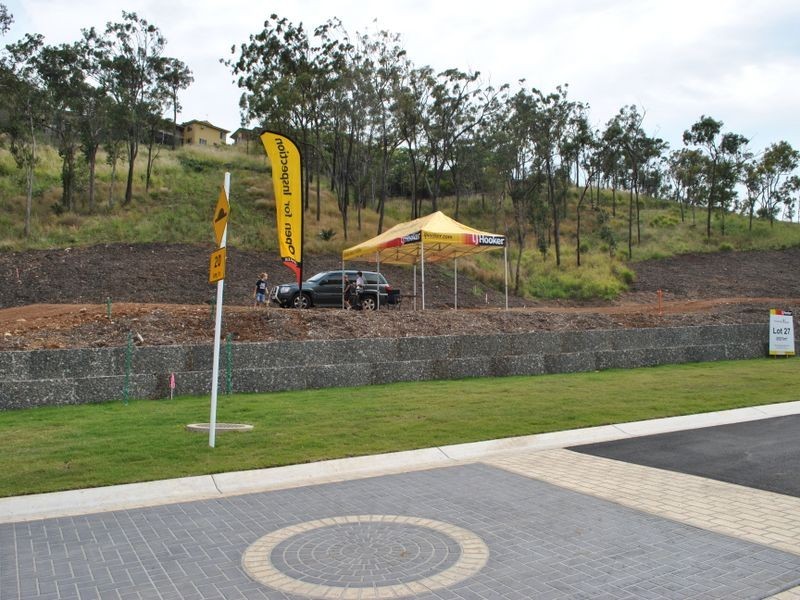 27/29 Woodland Drive, Frenchville QLD 4701