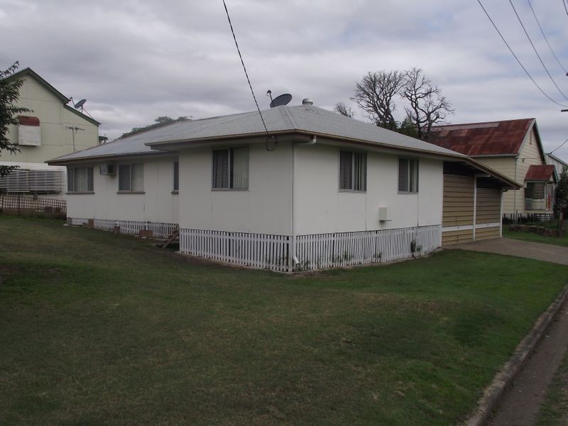 14 Bernard Street, Berserker QLD 4701