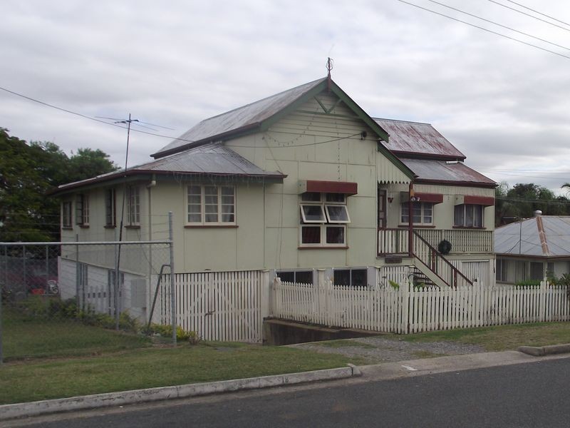 16 Bernard Street, Berserker QLD 4701