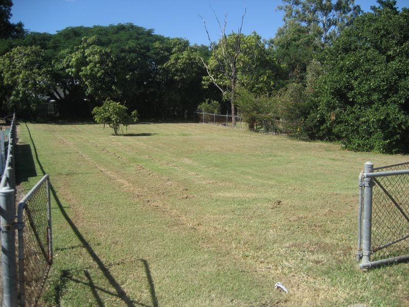 252 Dean Street, Berserker QLD 4701