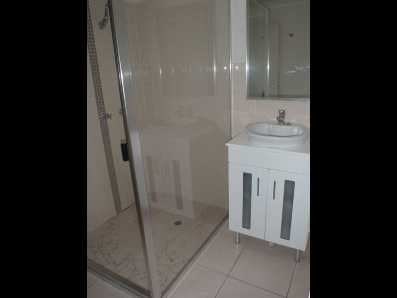 3/4 Private Street, Allenstown QLD 4700