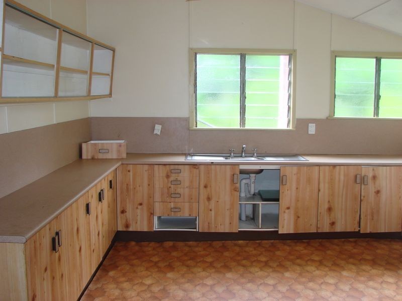 356 East St, Depot Hill QLD 4700