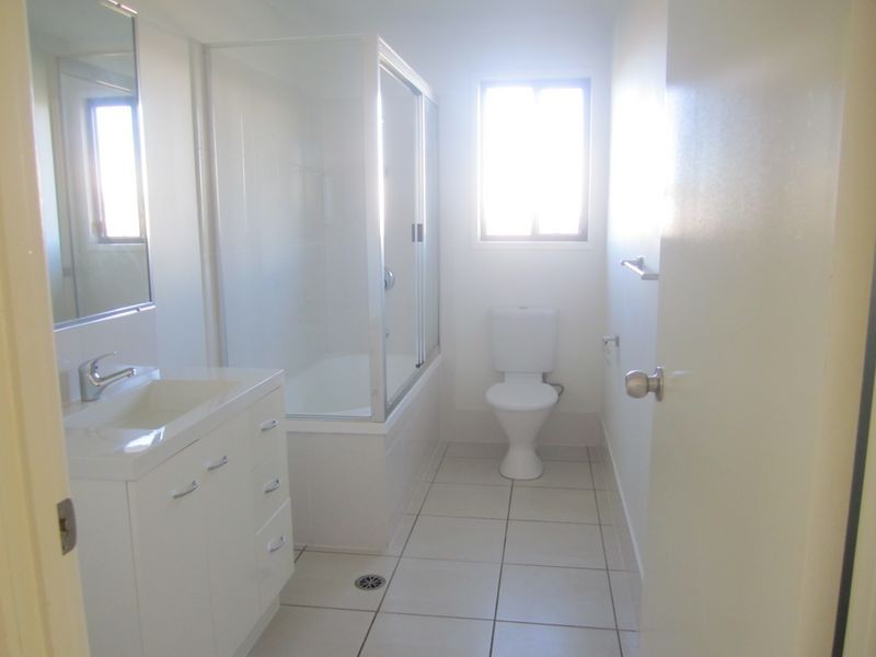 3 Angela Court, Gracemere QLD 4702