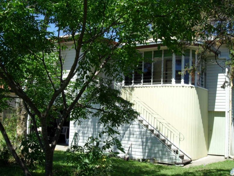 217 Victoria  Place, Berserker QLD 4701