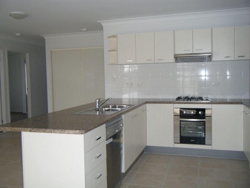 14 Violet Drive, Gracemere QLD 4702