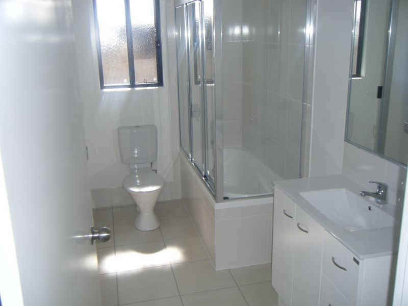 12 Viney Street, Gracemere QLD 4702