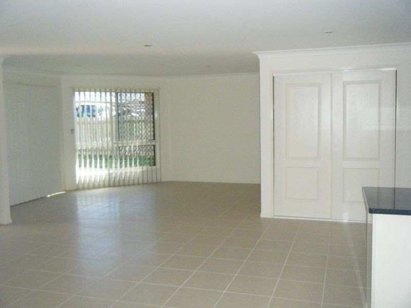 42 Riley Drive, Gracemere QLD 4702