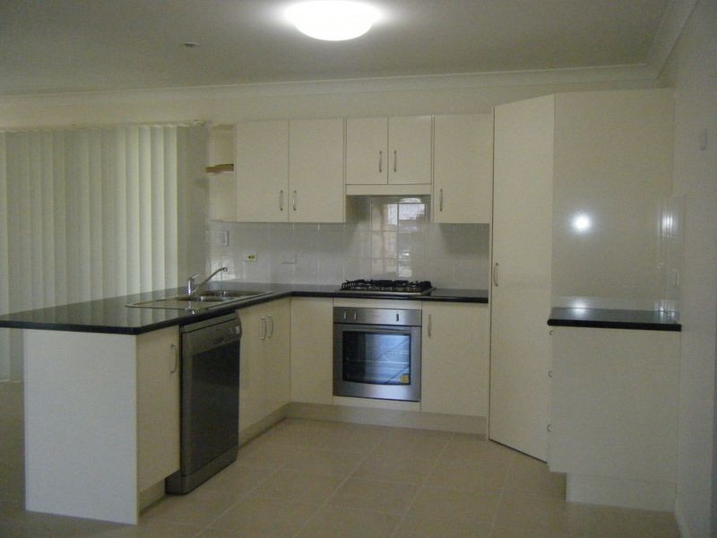 42 Riley Drive, Gracemere QLD 4702