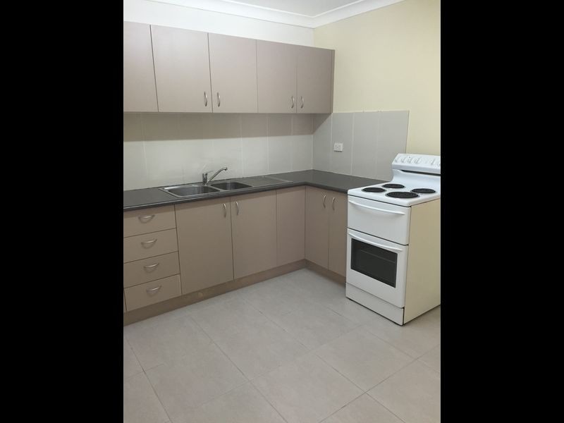 2/257 Hook Street, Berserker QLD 4701