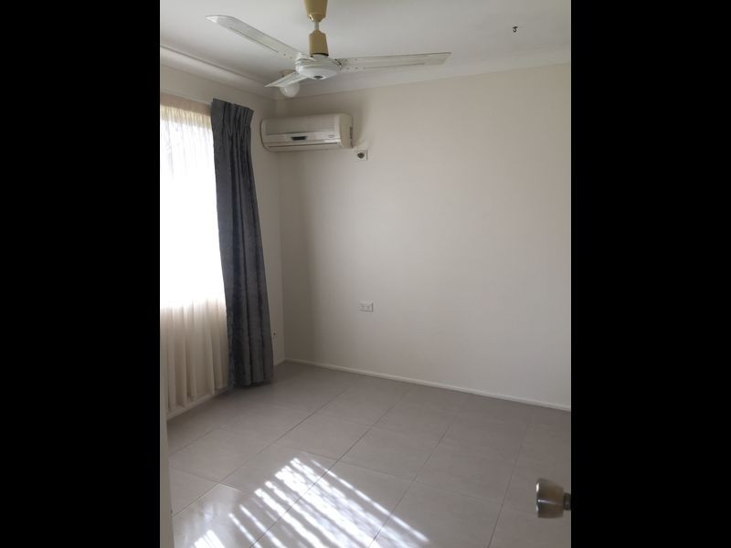 2/257 Hook Street, Berserker QLD 4701