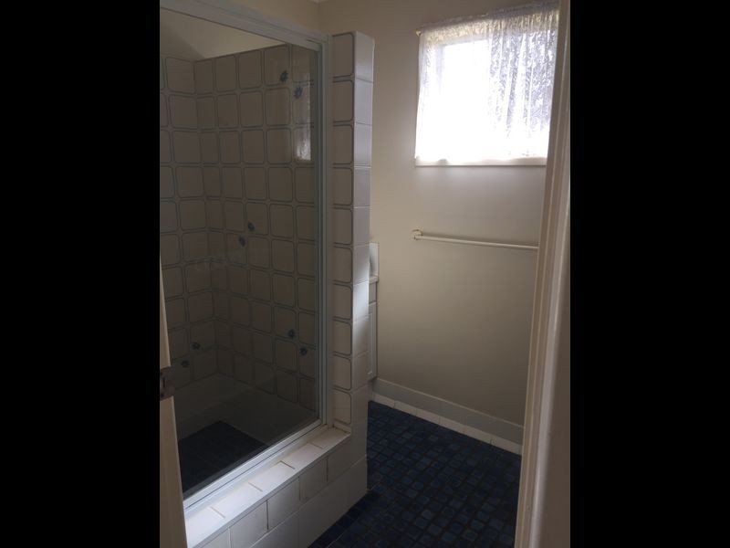 2/257 Hook Street, Berserker QLD 4701