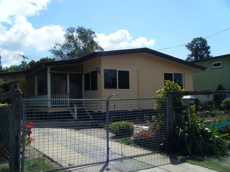106 Park Street, Park Avenue QLD 4701