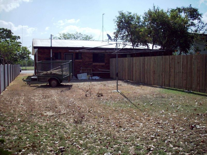 1 & 2/320 Dean Street, Frenchville QLD 4701