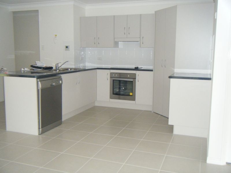 12 Audrey Drive, Gracemere QLD 4702