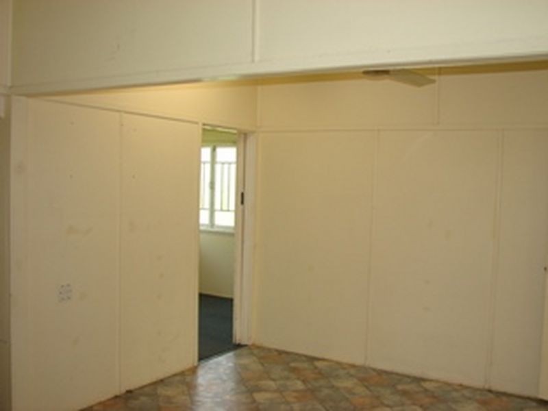 24 Hadgraft Street, Park Avenue QLD 4701