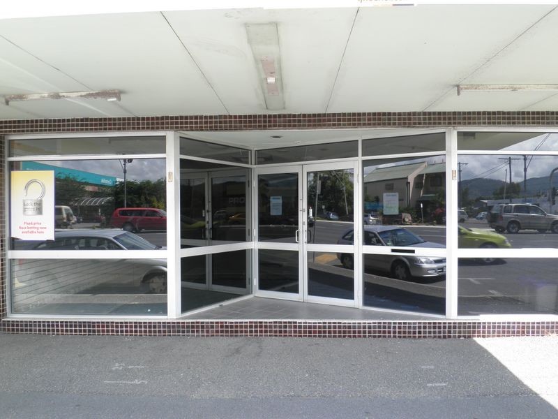 Shop 2/205 Musgrave Street, Rockhampton QLD 4700