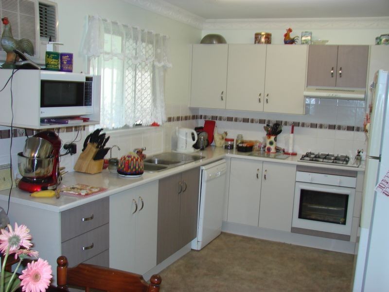 19 Harriette Street, Park Avenue QLD 4701