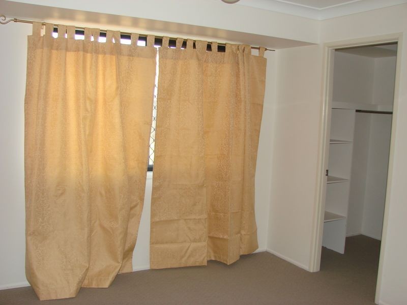 4 Cockatoo Ct, Gracemere QLD 4702