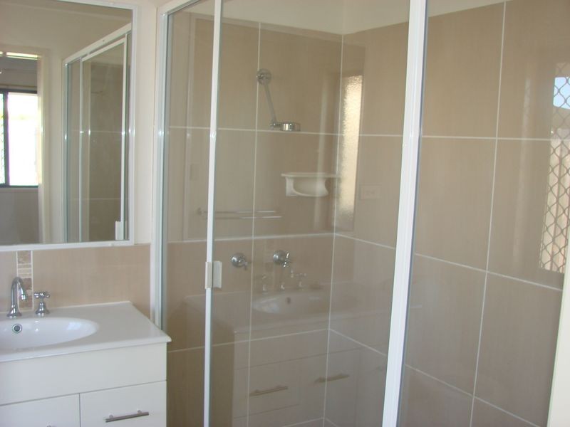 4 Cockatoo Ct, Gracemere QLD 4702