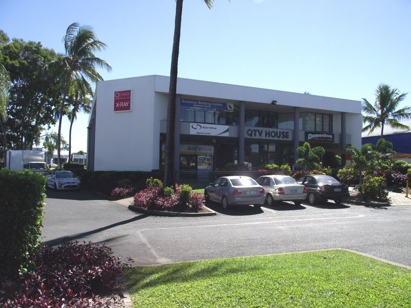 4/1 Aquatic Place, Park Avenue QLD 4701