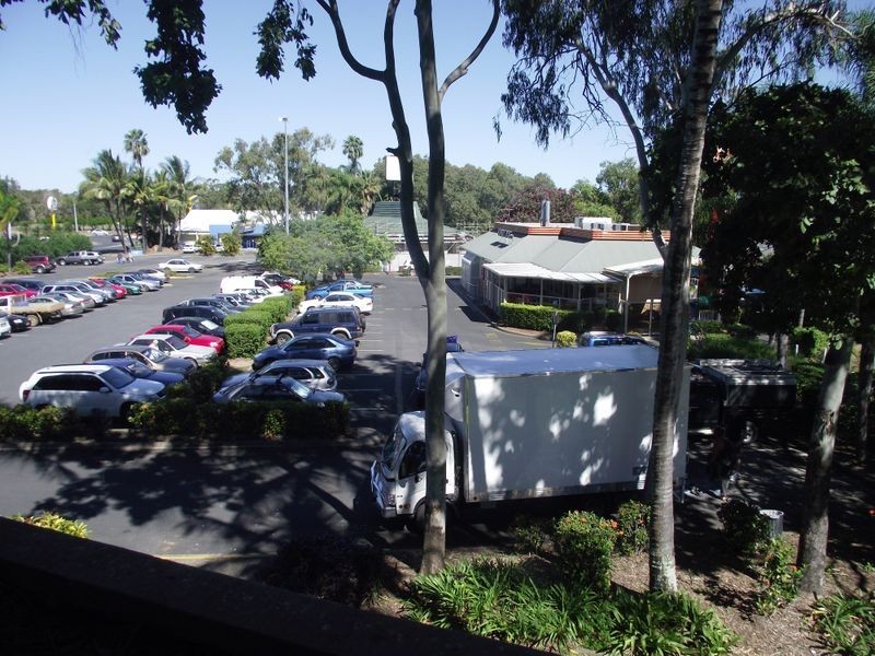 4/1 Aquatic Place, Park Avenue QLD 4701
