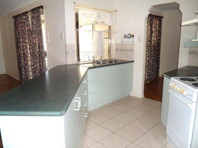 4 Waratah Place, Kawana QLD 4701