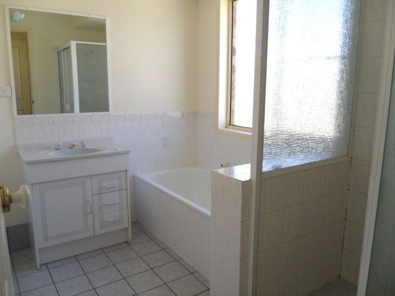 4 Waratah Place, Kawana QLD 4701
