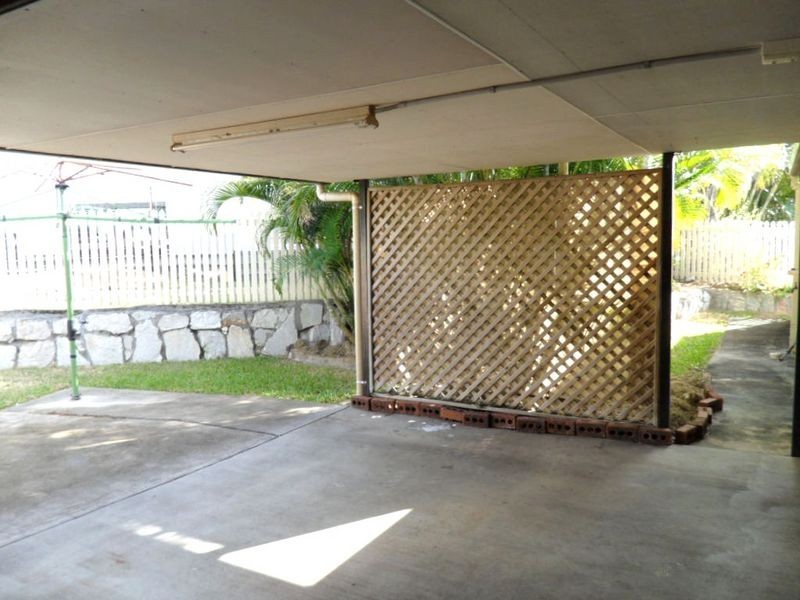 4 Waratah Place, Kawana QLD 4701