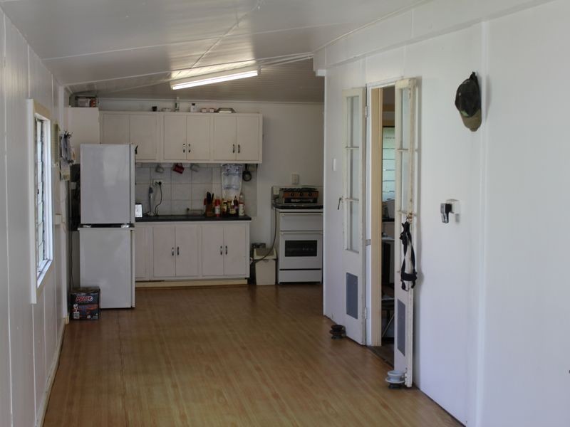 8 Campbell Street, Wandal QLD 4700