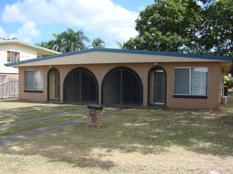2/257 Hook Street, Berserker QLD 4701