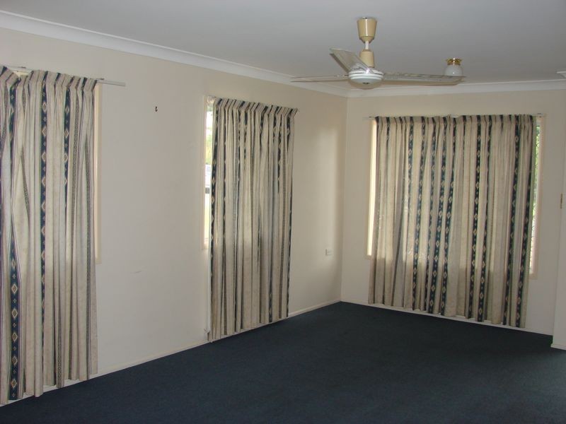 2/257 Hook Street, Berserker QLD 4701