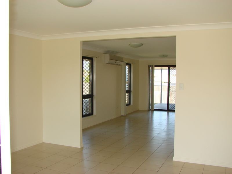 16 Annie Close, Gracemere QLD 4702