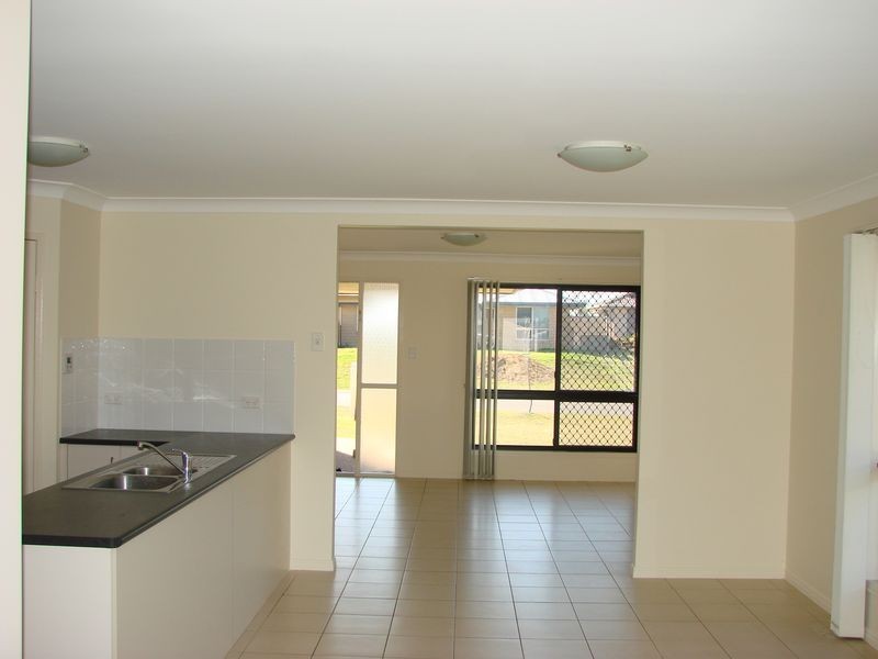 16 Annie Close, Gracemere QLD 4702