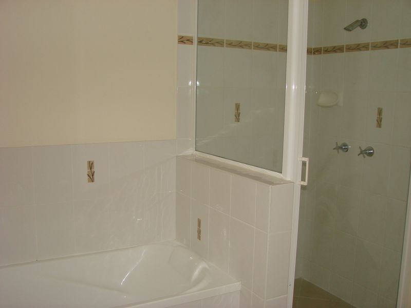 16 Annie Close, Gracemere QLD 4702